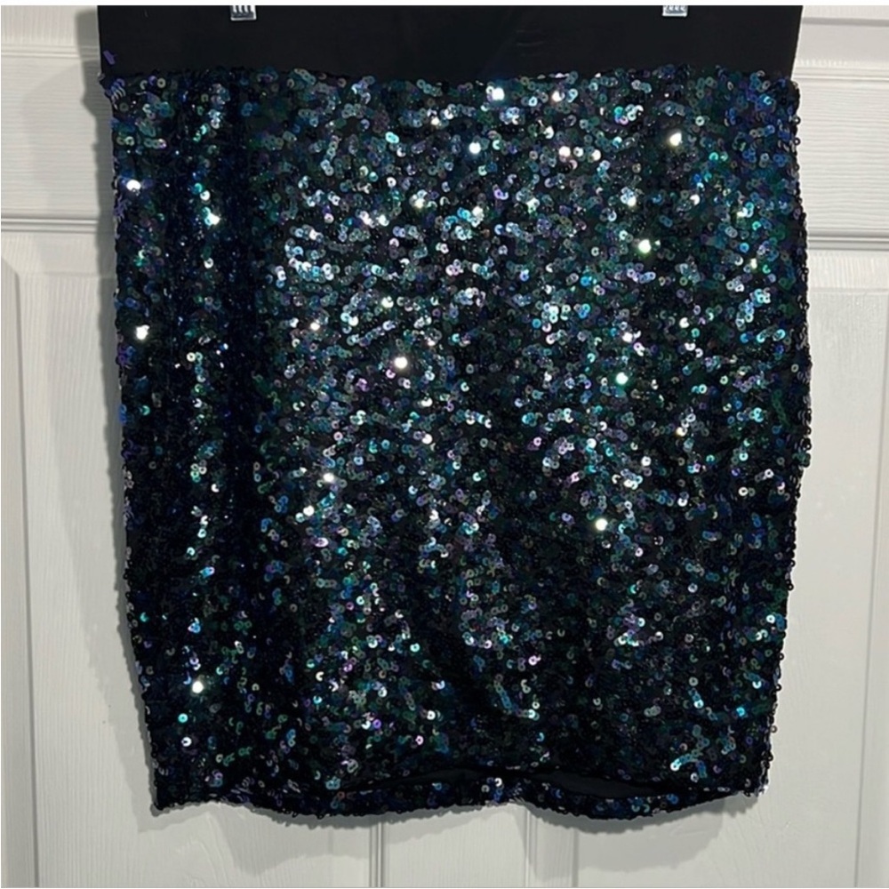 Torrid Women’s mini sequin skirt - Size 2 (2x - 18/20) - Multicolored